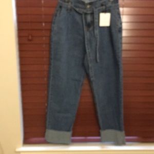 Track 7. Medium jeans